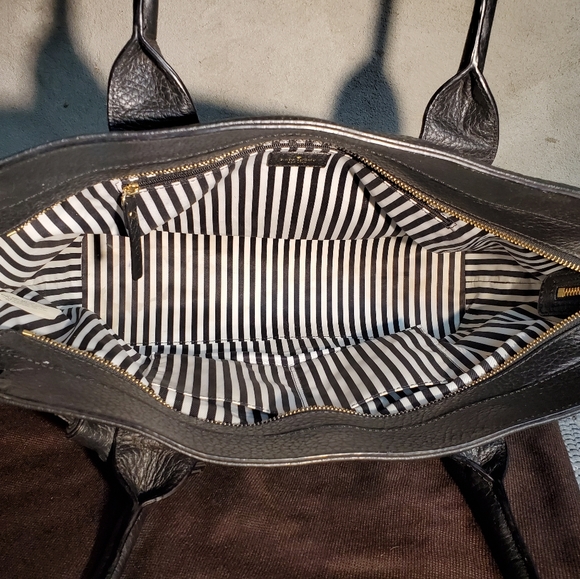 Kate Spade black leather handbag EUC with storage bag - Picture 7 of 9